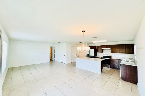 Villa ou maison à louer à Auburndale, Floride: 4 chambres, 157.56 m2 № 1823002 - photo 12