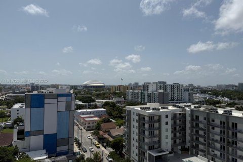 Condo in Miami, Florida, 2 bedrooms  № 1982709 - photo 14