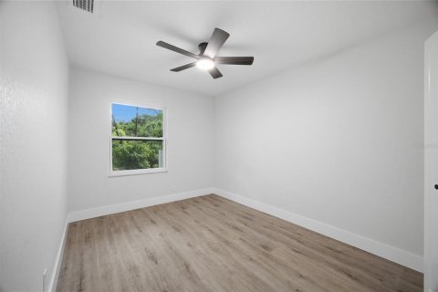 House in Clearwater, Florida 3 bedrooms, 95.88 sq.m. № 2205007 - photo 14