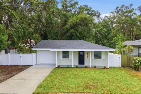 House in Clearwater, Florida 3 bedrooms, 95.88 sq.m. № 2205007 - photo 27