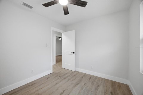 House in Clearwater, Florida 3 bedrooms, 95.88 sq.m. № 2205007 - photo 13