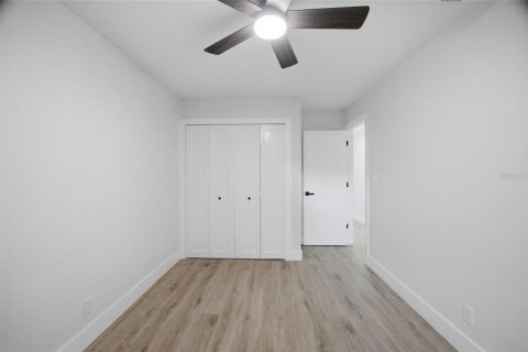 House in Clearwater, Florida 3 bedrooms, 95.88 sq.m. № 2205007 - photo 15