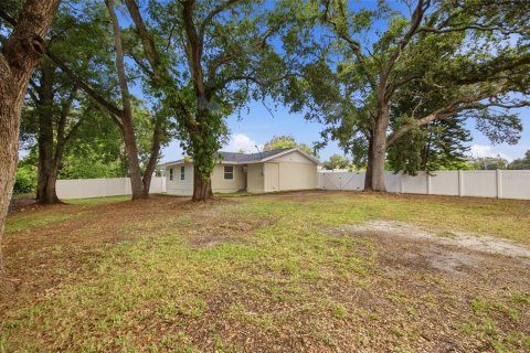 House in Clearwater, Florida 3 bedrooms, 95.88 sq.m. № 2205007 - photo 24