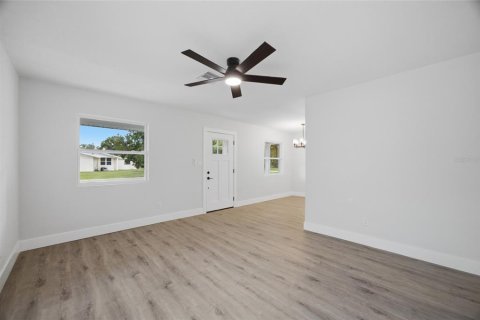 House in Clearwater, Florida 3 bedrooms, 95.88 sq.m. № 2205007 - photo 5