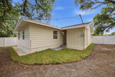 House in Clearwater, Florida 3 bedrooms, 95.88 sq.m. № 2205007 - photo 22
