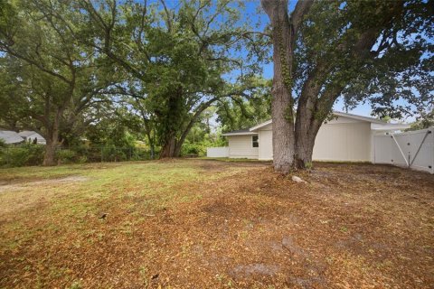 House in Clearwater, Florida 3 bedrooms, 95.88 sq.m. № 2205007 - photo 25