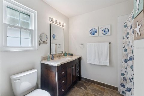 Condo in Holly Hill, Florida, 1 bedroom № 2105108 - photo 16
