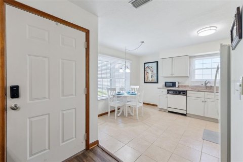 Condo in Holly Hill, Florida, 1 bedroom № 2105108 - photo 5