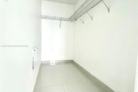 Condo in Aventura, Florida, 3 bedrooms  № 1823370 - photo 7