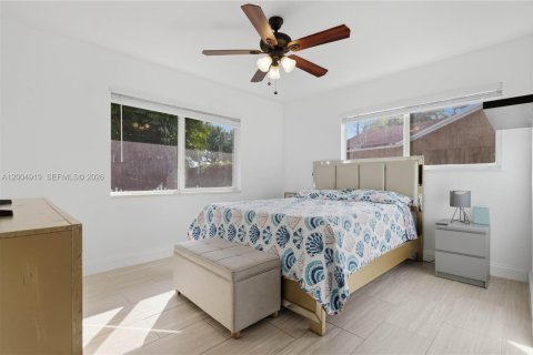 House in Wellington, Florida 3 bedrooms, 117.61 sq.m. № 2069929 - photo 16