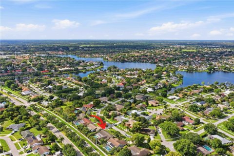 House in Wellington, Florida 3 bedrooms, 117.61 sq.m. № 2069929 - photo 28