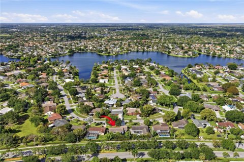 House in Wellington, Florida 3 bedrooms, 117.61 sq.m. № 2069929 - photo 27