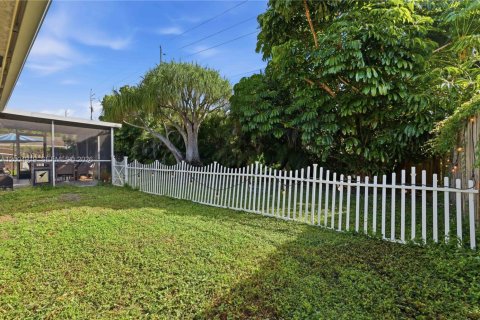 House in Wellington, Florida 3 bedrooms, 117.61 sq.m. № 2069929 - photo 26