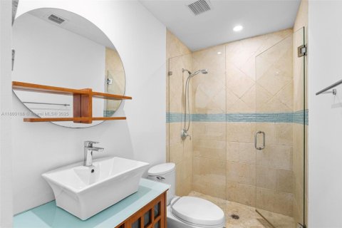 Villa ou maison à vendre à North Miami, Floride: 5 chambres, 378.86 m2 № 1858581 - photo 24