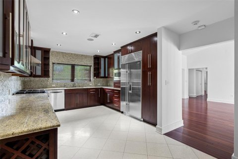 Villa ou maison à vendre à North Miami, Floride: 5 chambres, 378.86 m2 № 1858581 - photo 14