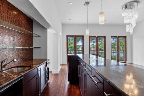 Villa ou maison à vendre à North Miami, Floride: 5 chambres, 378.86 m2 № 1858581 - photo 16