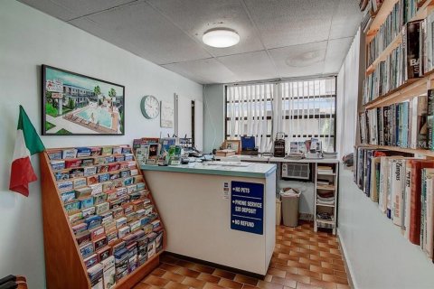 Hotel en venta en Clearwater, Florida, 405.05 m2 № 739128 - foto 2