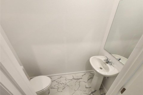 Touwnhouse à vendre à Orlando, Floride: 4 chambres, 155.89 m2 № 2420037 - photo 14