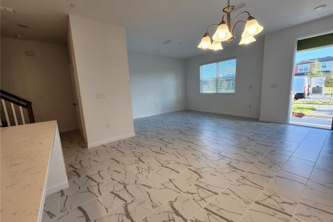 Touwnhouse à vendre à Orlando, Floride: 4 chambres, 155.89 m2 № 2420037 - photo 5