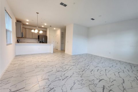 Touwnhouse à vendre à Orlando, Floride: 4 chambres, 155.89 m2 № 2420037 - photo 4