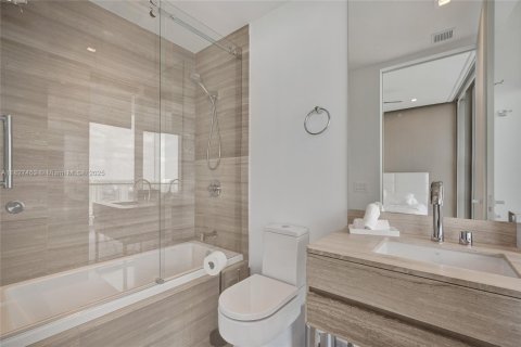 Condo in Sunny Isles Beach, Florida, 4 bedrooms  № 1806104 - photo 15