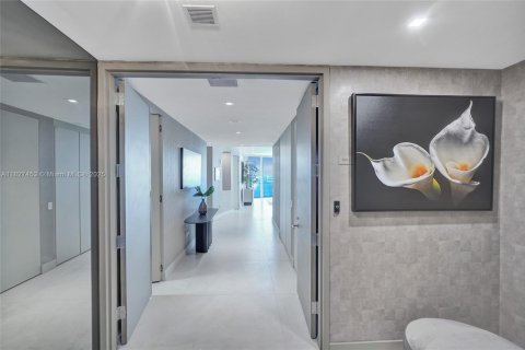 Condo in Sunny Isles Beach, Florida, 4 bedrooms  № 1806104 - photo 3