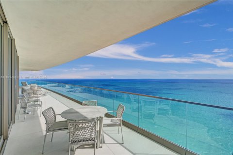 Condo in Sunny Isles Beach, Florida, 4 bedrooms  № 1806104 - photo 1