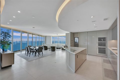 Condo in Sunny Isles Beach, Florida, 4 bedrooms  № 1806104 - photo 5