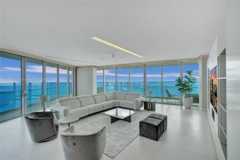 Condo in Sunny Isles Beach, Florida, 4 bedrooms  № 1806104 - photo 11