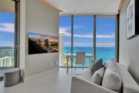 Condo in Sunny Isles Beach, Florida, 4 bedrooms  № 1806104 - photo 17