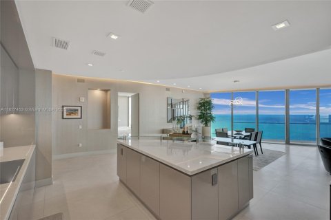 Condo in Sunny Isles Beach, Florida, 4 bedrooms  № 1806104 - photo 7