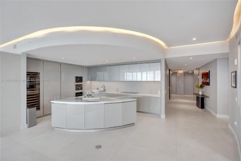 Condo in Sunny Isles Beach, Florida, 4 bedrooms  № 1806104 - photo 10