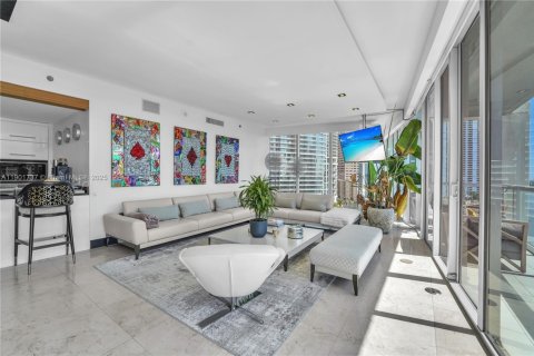 Copropriété à louer à Miami, Floride: 3 chambres, 183.67 m2 № 2021159 - photo 4