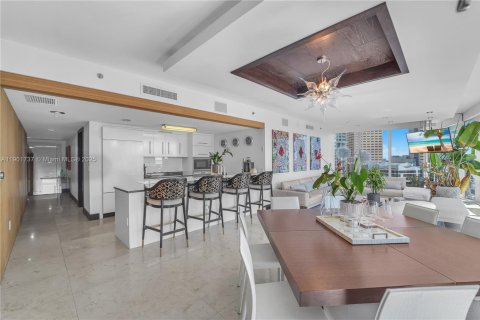 Copropriété à louer à Miami, Floride: 3 chambres, 183.67 m2 № 2021159 - photo 6