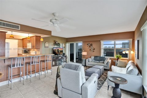 Condominio en venta en Fort Lauderdale, Florida, 2 dormitorios, 102.84 m2 № 1977365 - foto 3