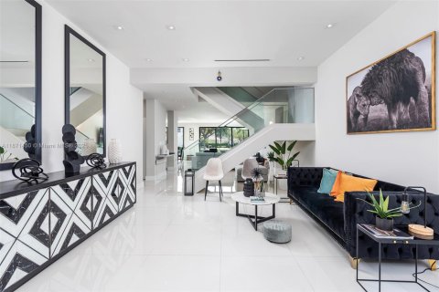 Villa ou maison à louer à Hollywood, Floride: 5 chambres, 373.56 m2 № 1919987 - photo 17