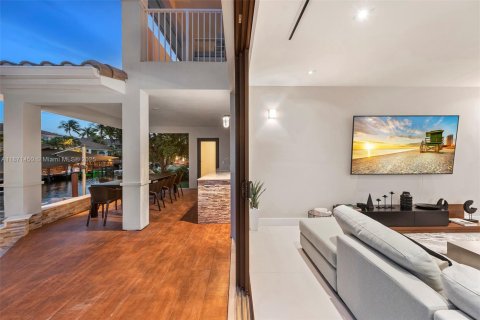 Villa ou maison à louer à Hollywood, Floride: 5 chambres, 373.56 m2 № 1919987 - photo 7