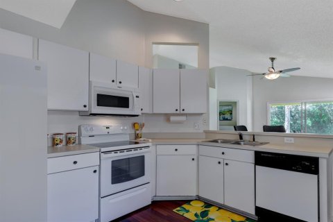 House in Mount Dora, Florida 2 bedrooms, 97.45 sq.m. № 2395997 - photo 18