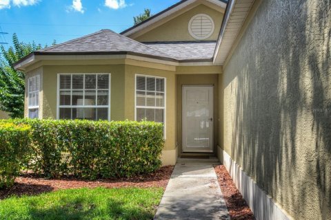 House in Mount Dora, Florida 2 bedrooms, 97.45 sq.m. № 2395997 - photo 3