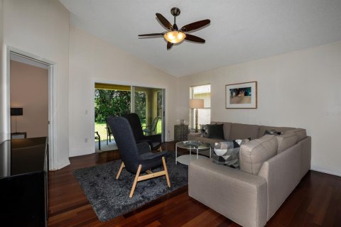 House in Mount Dora, Florida 2 bedrooms, 97.45 sq.m. № 2395997 - photo 8
