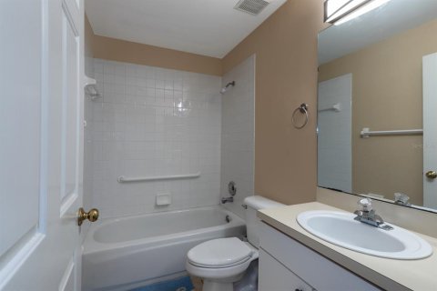 House in Mount Dora, Florida 2 bedrooms, 97.45 sq.m. № 2395997 - photo 7