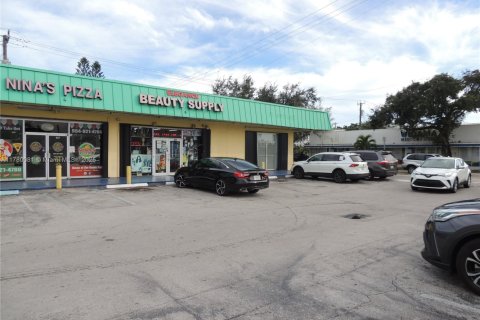 Commercial property in Hollywood, Florida № 1874475 - photo 23