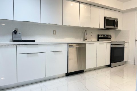 Condominio en venta en Aventura, Florida, 2 dormitorios, 116.22 m2 № 1603418 - foto 16