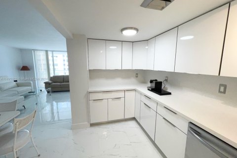 Condominio en venta en Aventura, Florida, 2 dormitorios, 116.22 m2 № 1603418 - foto 14