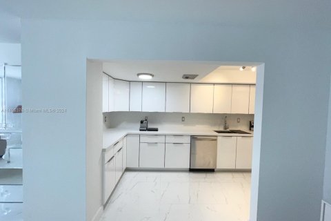 Condominio en venta en Aventura, Florida, 2 dormitorios, 116.22 m2 № 1603418 - foto 17
