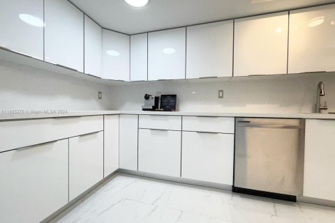 Condominio en venta en Aventura, Florida, 2 dormitorios, 116.22 m2 № 1603418 - foto 5