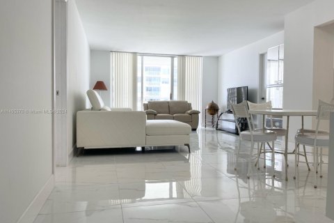 Condominio en venta en Aventura, Florida, 2 dormitorios, 116.22 m2 № 1603418 - foto 20