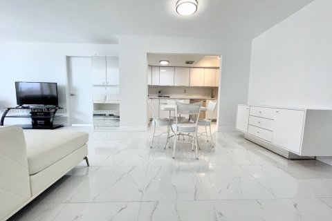 Condominio en venta en Aventura, Florida, 2 dormitorios, 116.22 m2 № 1603418 - foto 3