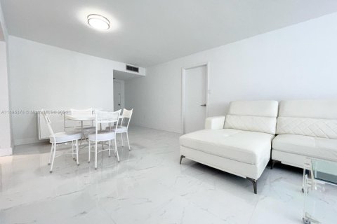 Condominio en venta en Aventura, Florida, 2 dormitorios, 116.22 m2 № 1603418 - foto 24