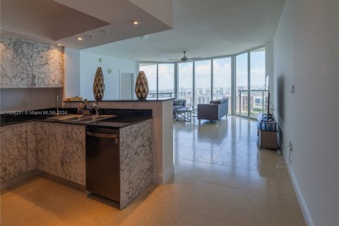 Copropriété à louer à Sunny Isles Beach, Floride: 2 chambres, 132.2 m2 № 2262470 - photo 20
